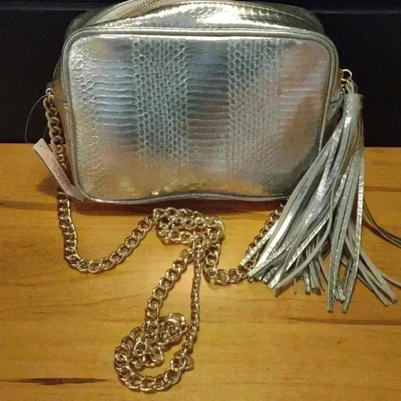 NWT Victoria Secret silver crossbody bag with heavy gold chain strap accent - Picture 4 of 7